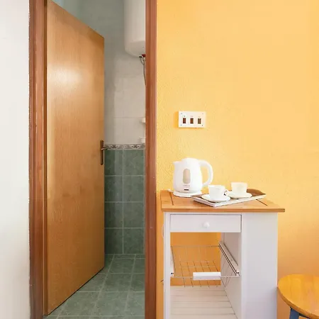 Lovely In With Kitchen * Primosten