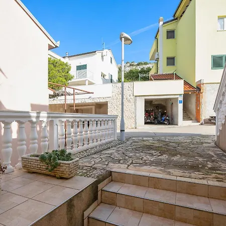 아파트 One-bedroom In *