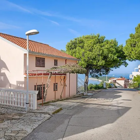 One-bedroom In 아파트 *