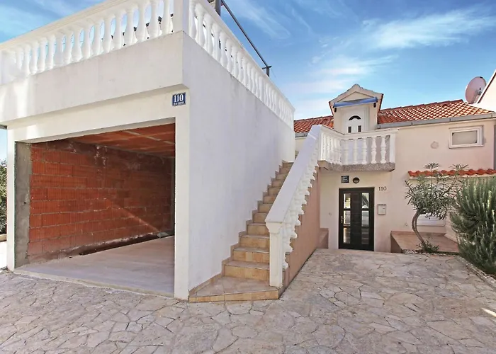 One-bedroom In דירה