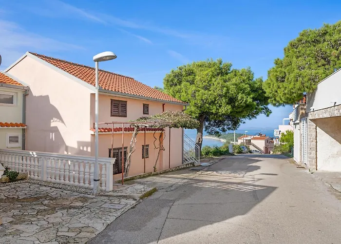 One-bedroom In דירה *